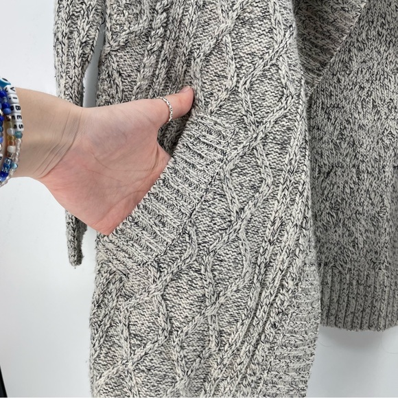 Lord & Taylor Design Lab Wrap Cardigan Sweater Gray Knit M - Picture 5 of 6